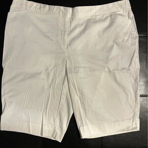 Avenue White Women's Bermuda Shorts